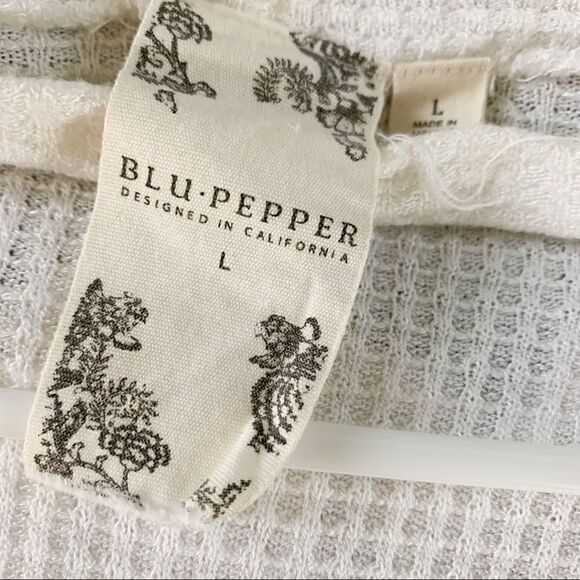 Blu Pepper thermal cut out knit top - Picture 2 of 5